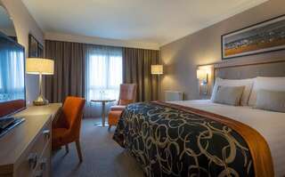 Отель Clayton Hotel Dublin Airport Клогран Представительский номер с кроватью размера «king-size»-1
